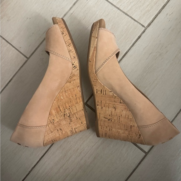 TOMS Stella Wedges - Picture 6 of 10